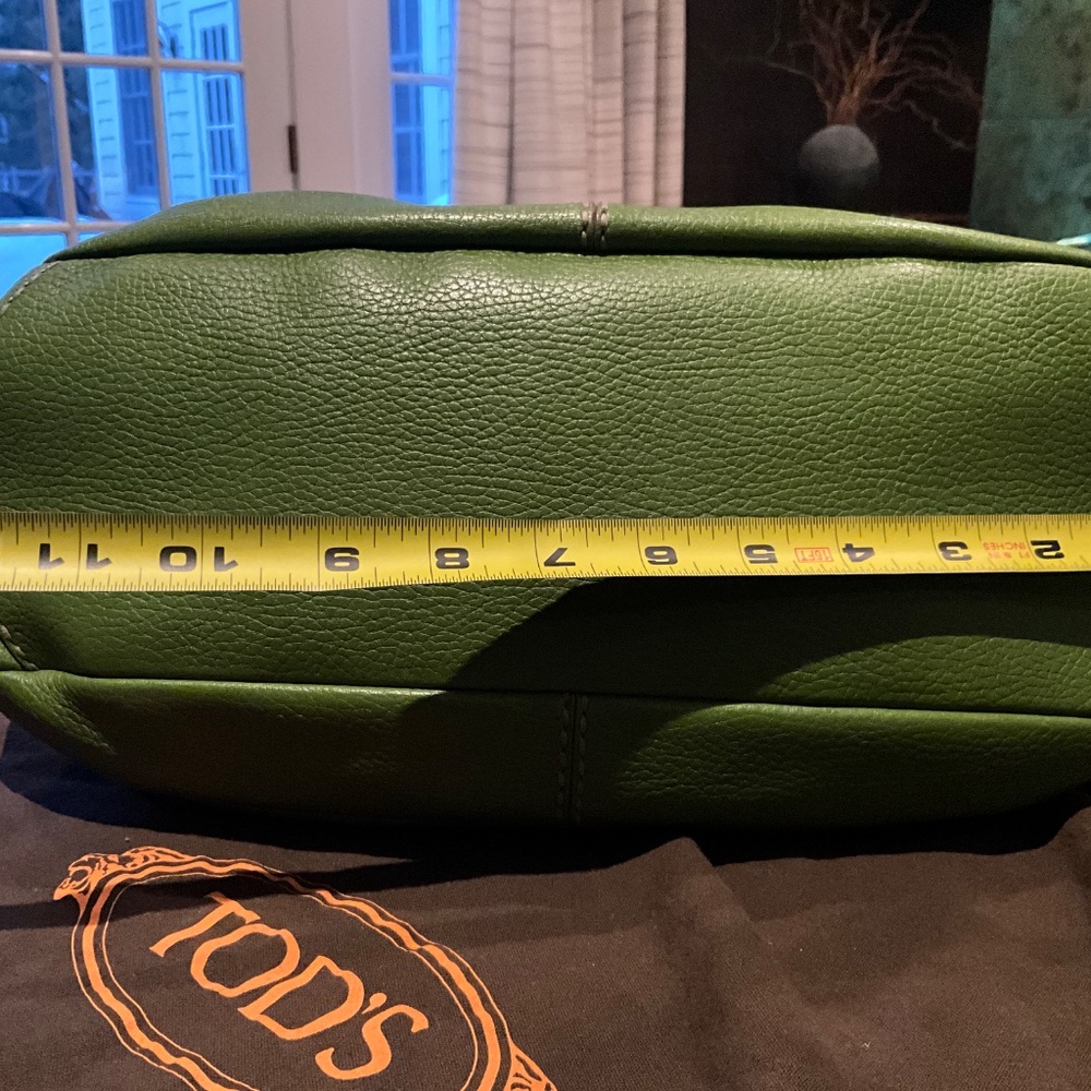 TOD’S spring green leather hand bag with gold capsules, three compartments - Picture 5 of 9